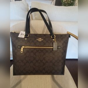 COACH Gallery Tote In Signature Canvas